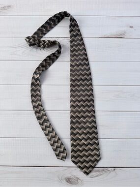 Harve Benard Chevron Tie in Black and Gray